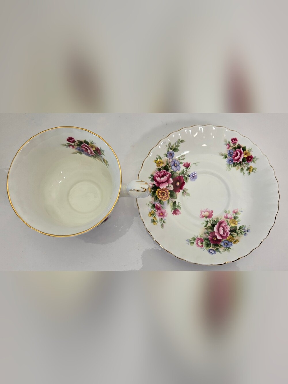 Vintage Royal Albert Bone‎ China England Cup And Saucer Chelsea Garden Gold Trim - Picture 6 of 8